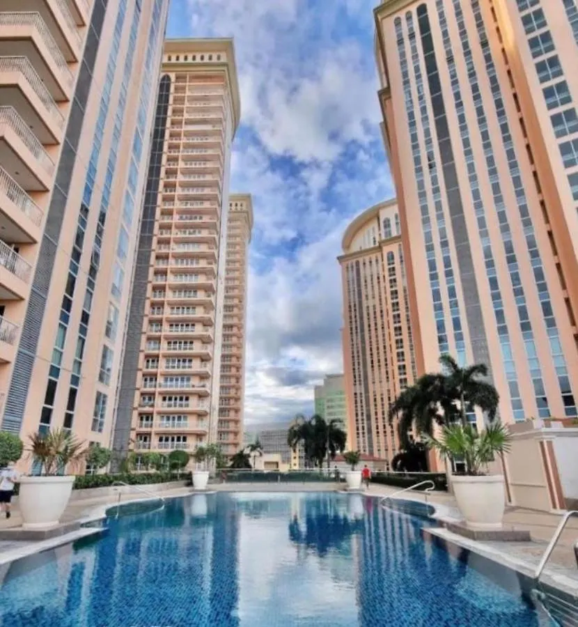 Venice Luxury Residences Taguig 0*,  Philippines