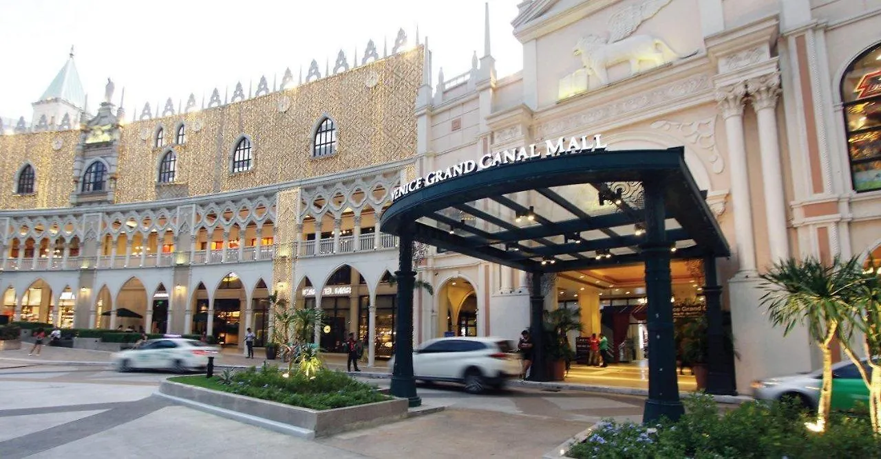 Guest house Venice Luxury Residences Taguig Philippines